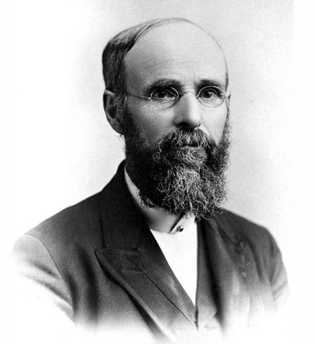 Portrait photographique du Dr Horatio S. Lay, représentant un homme barbu en tenue de cérémonie du XIXe siècle