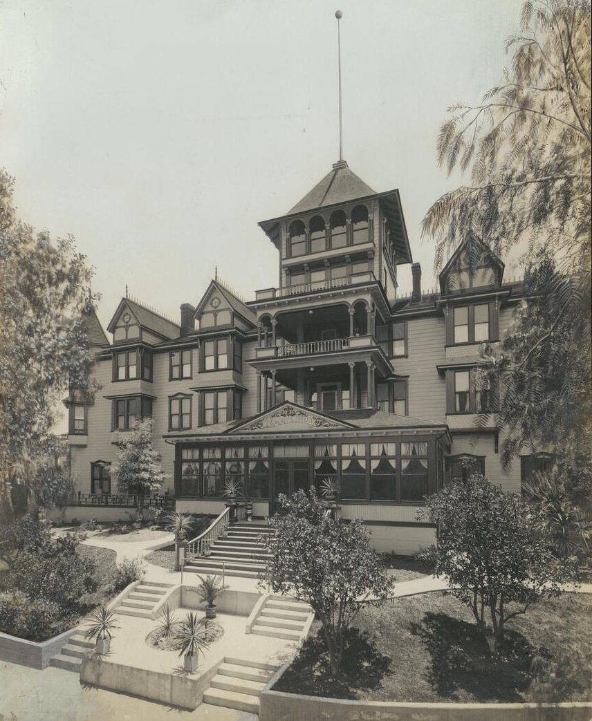 Loma Linda Hotel in Redlands, Ca., circa 1900. Source: University of Southern California Libraries and California Historical Society.